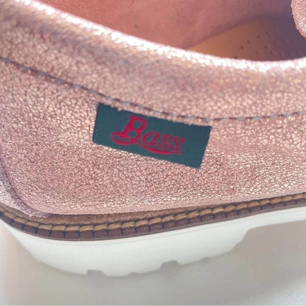 G.H. Bass NWOB Originals Lug Sole Moccasin Shoes Wallace Suede Rose Gold 11